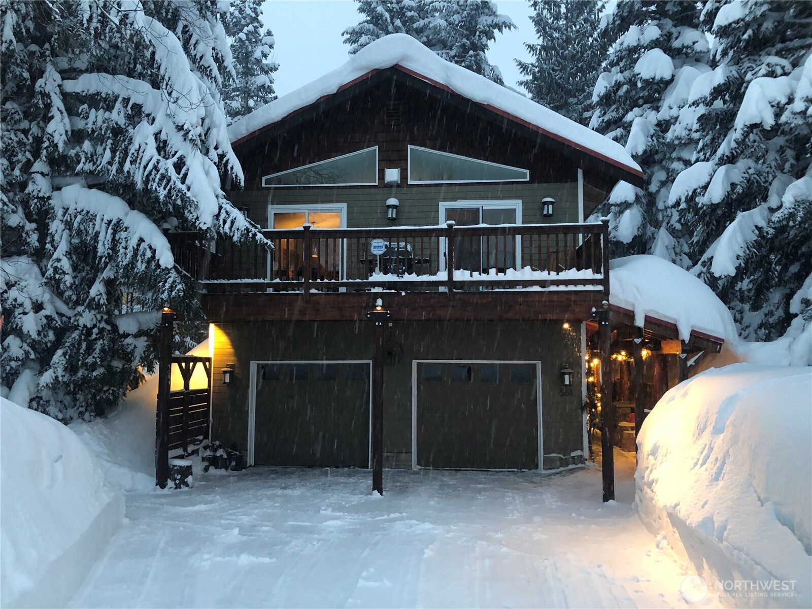 661 E Hyak Drive , Snoqualmie Pass, WA 98068-5084