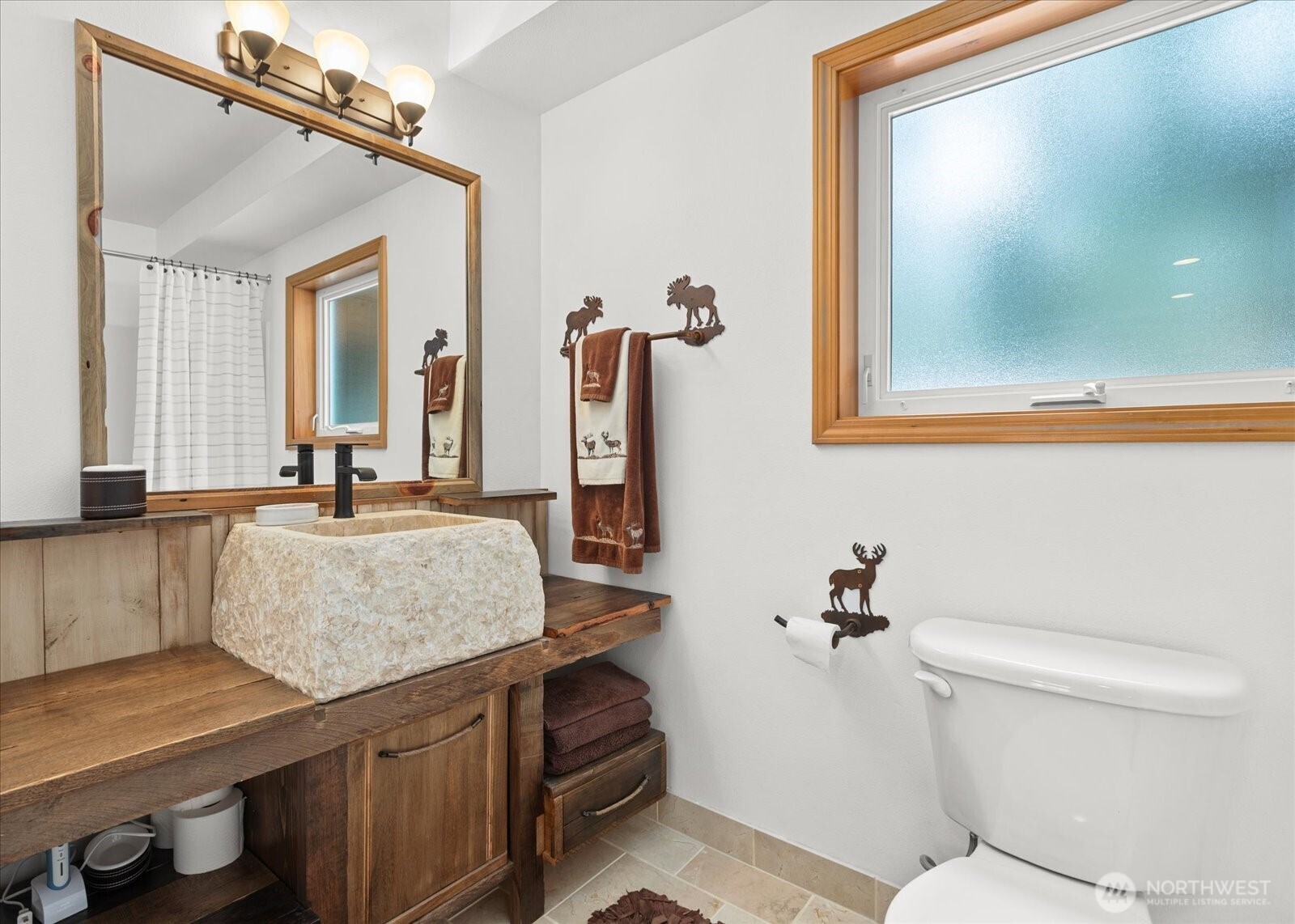 661 E Hyak Drive , Snoqualmie Pass, WA 98068-5084