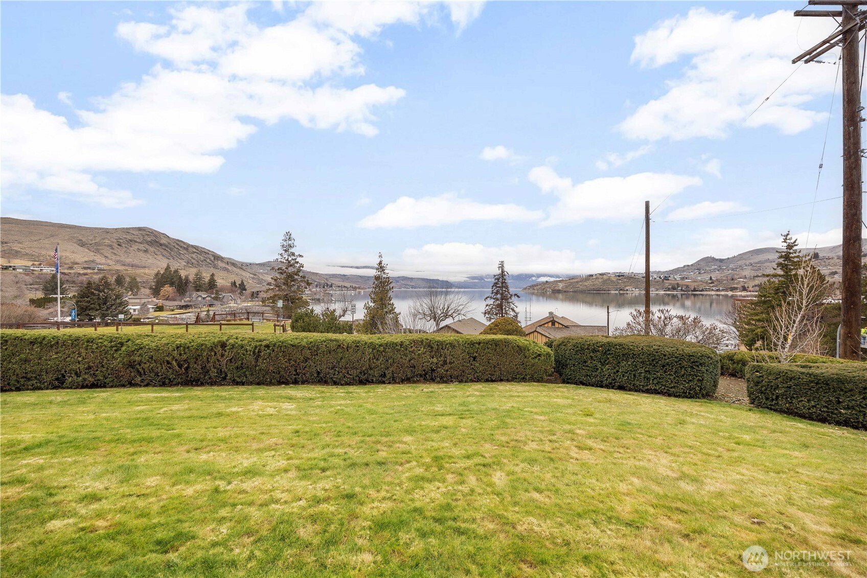301 S 3rd Street #4, Chelan, WA 98816
