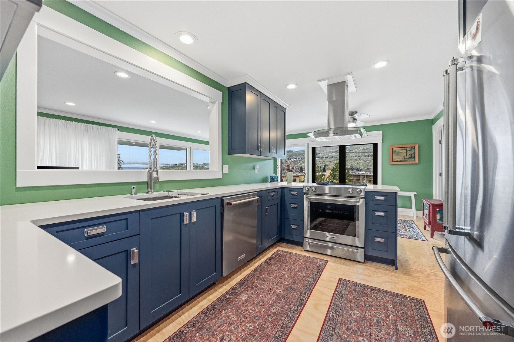 301 S 3rd Street #4, Chelan, WA 98816