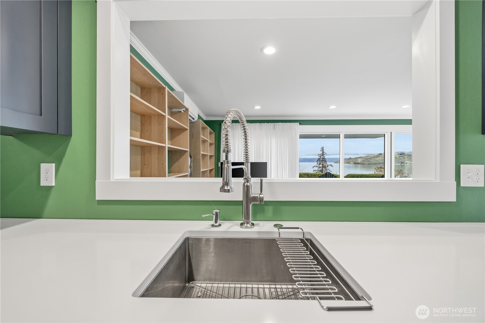 301 S 3rd Street #4, Chelan, WA 98816