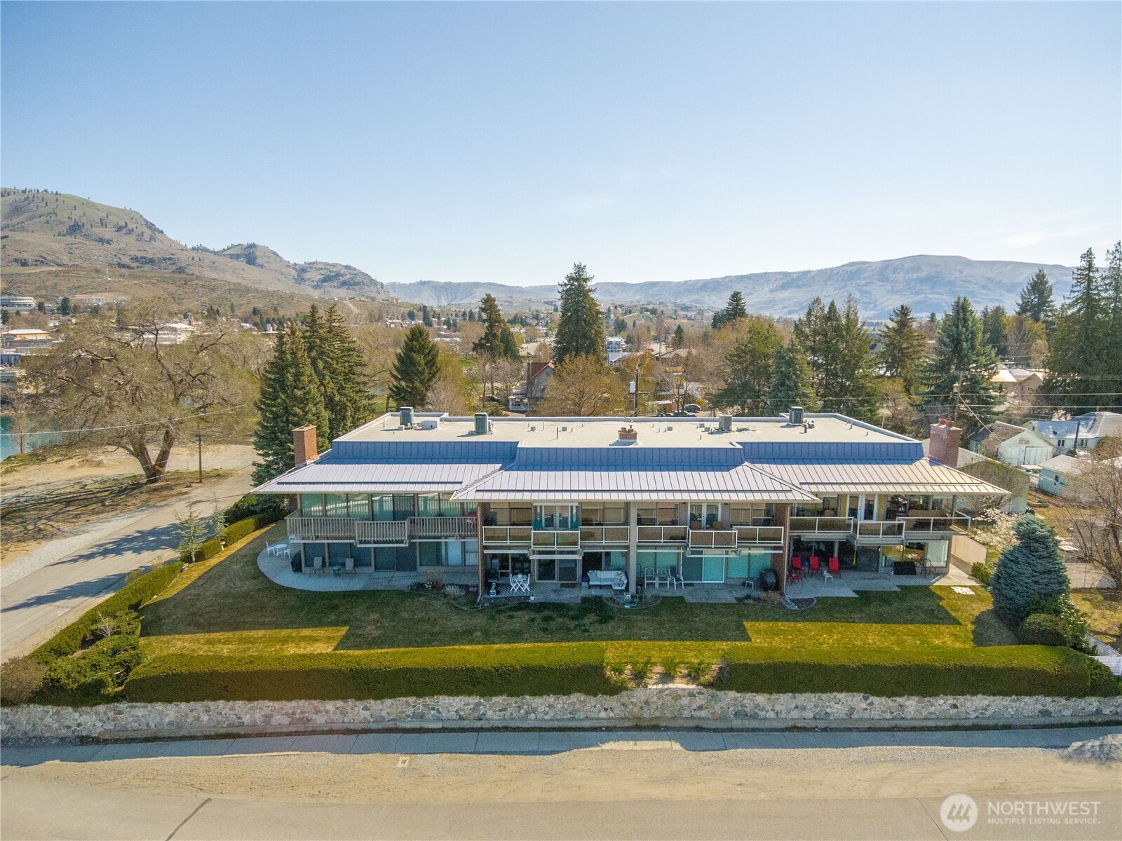301 S 3rd Street #4, Chelan, WA 98816