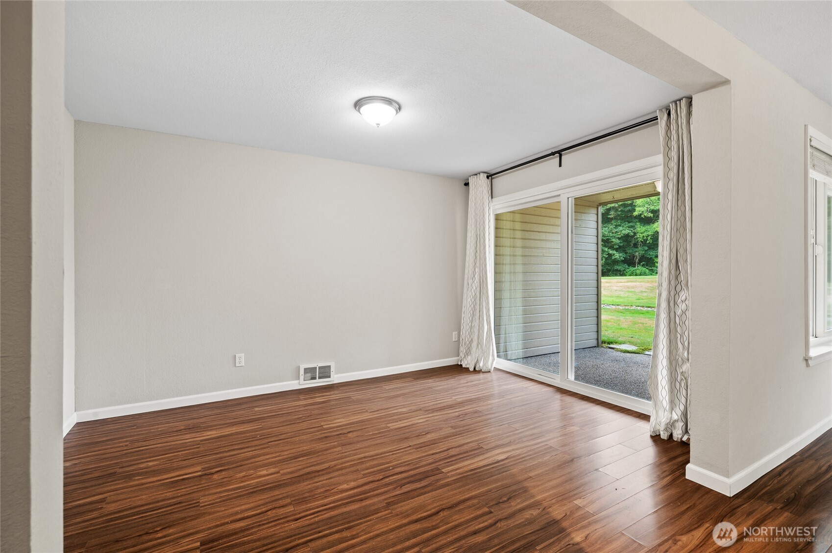 4415 145th Avenue NE #H5, Bellevue, WA 98007