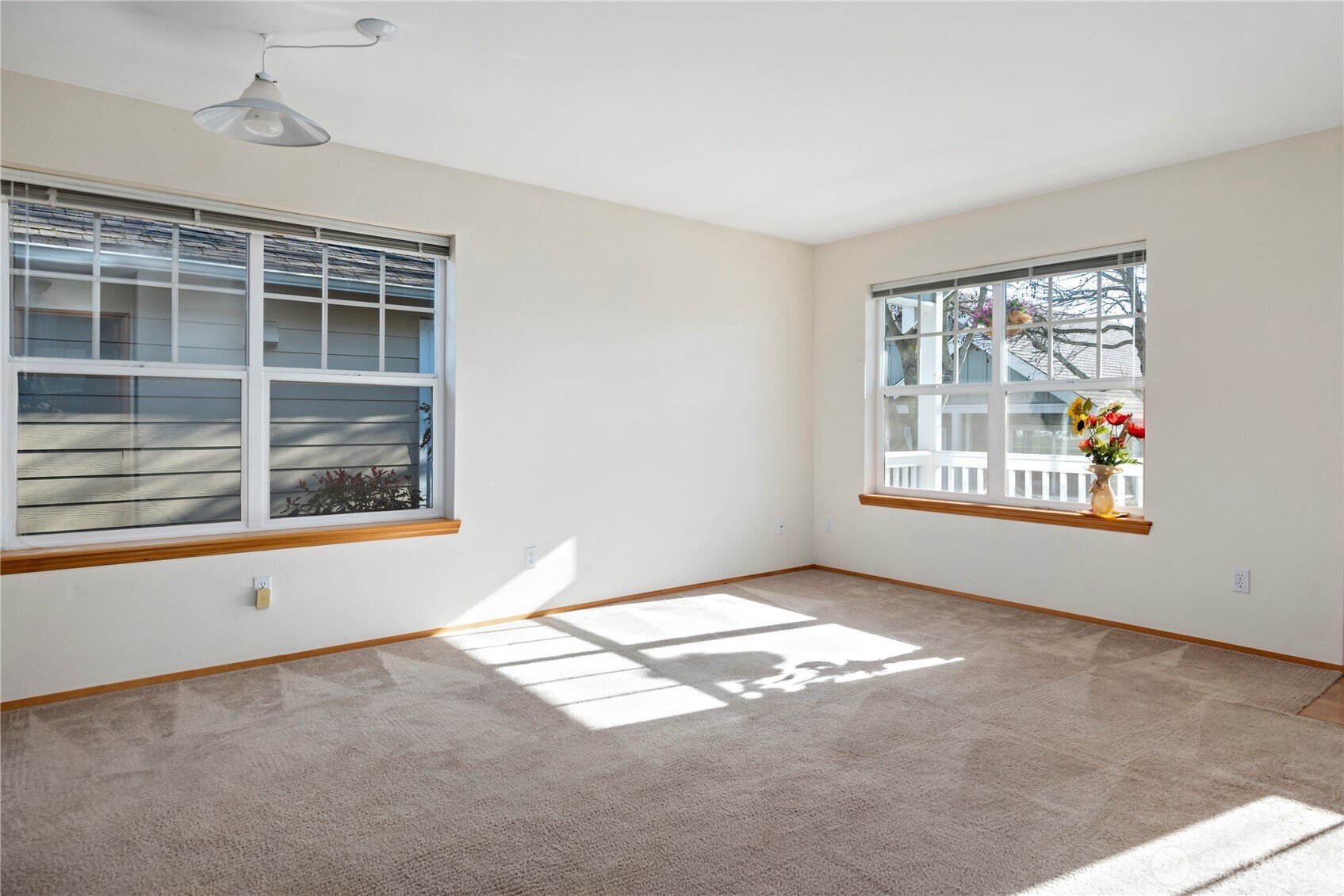 161 W Whidbey Avenue #21, Oak Harbor, WA 98277