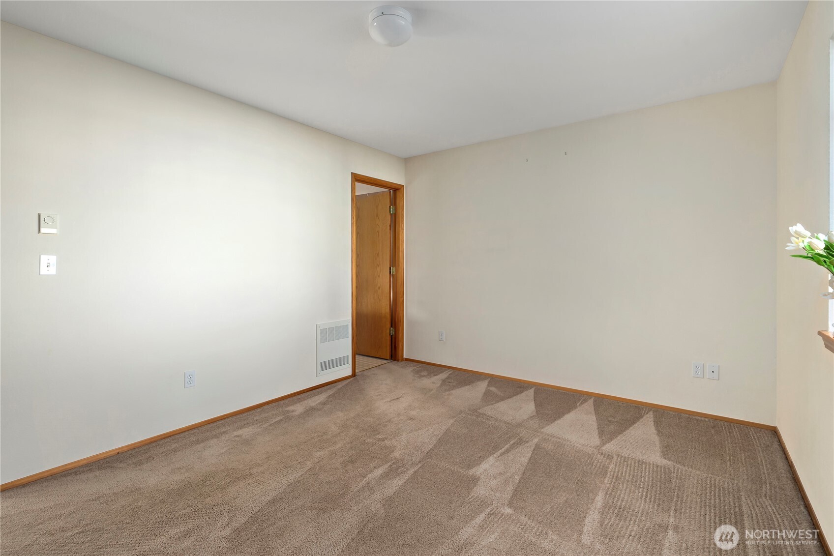 161 W Whidbey Avenue #21, Oak Harbor, WA 98277