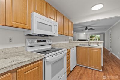 10014 NE 127th Place #A103, Kirkland, WA 98034 - Photo 12