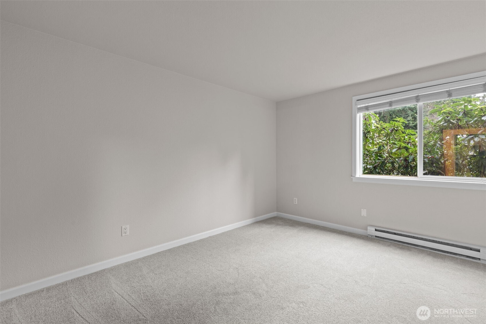 10014 NE 127th Place #A103, Kirkland, WA 98034