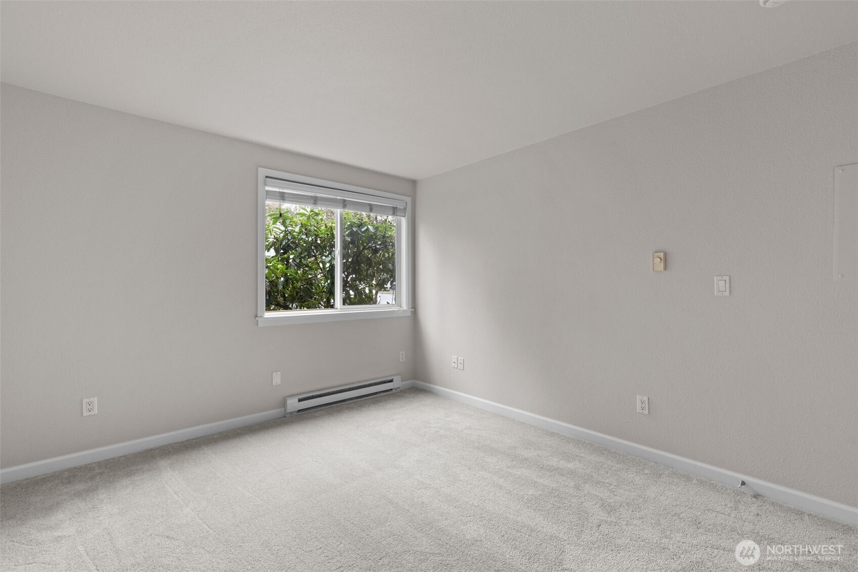 10014 NE 127th Place #A103, Kirkland, WA 98034