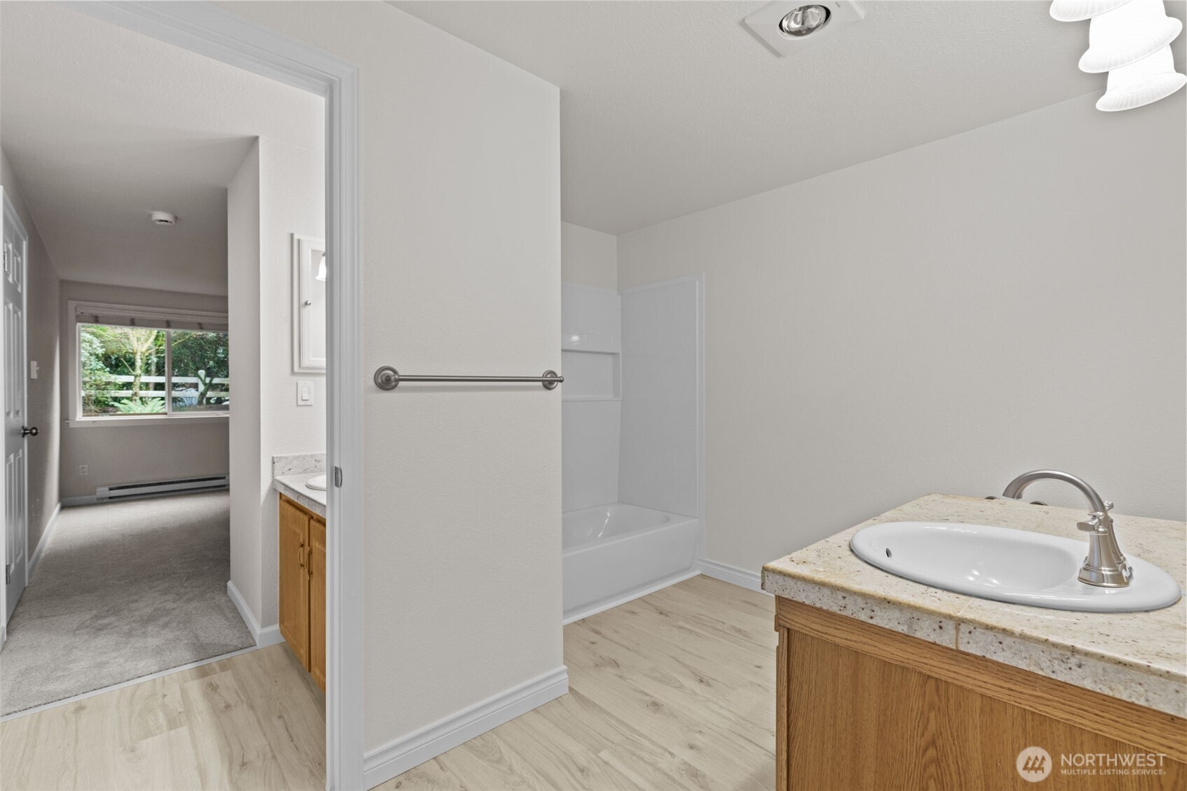 10014 NE 127th Place #A103, Kirkland, WA 98034