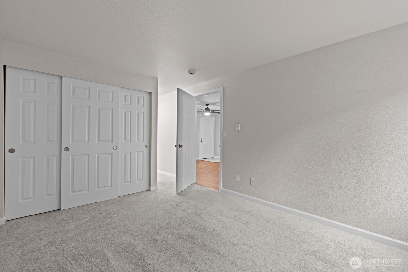 10014 NE 127th Place #A103, Kirkland, WA 98034