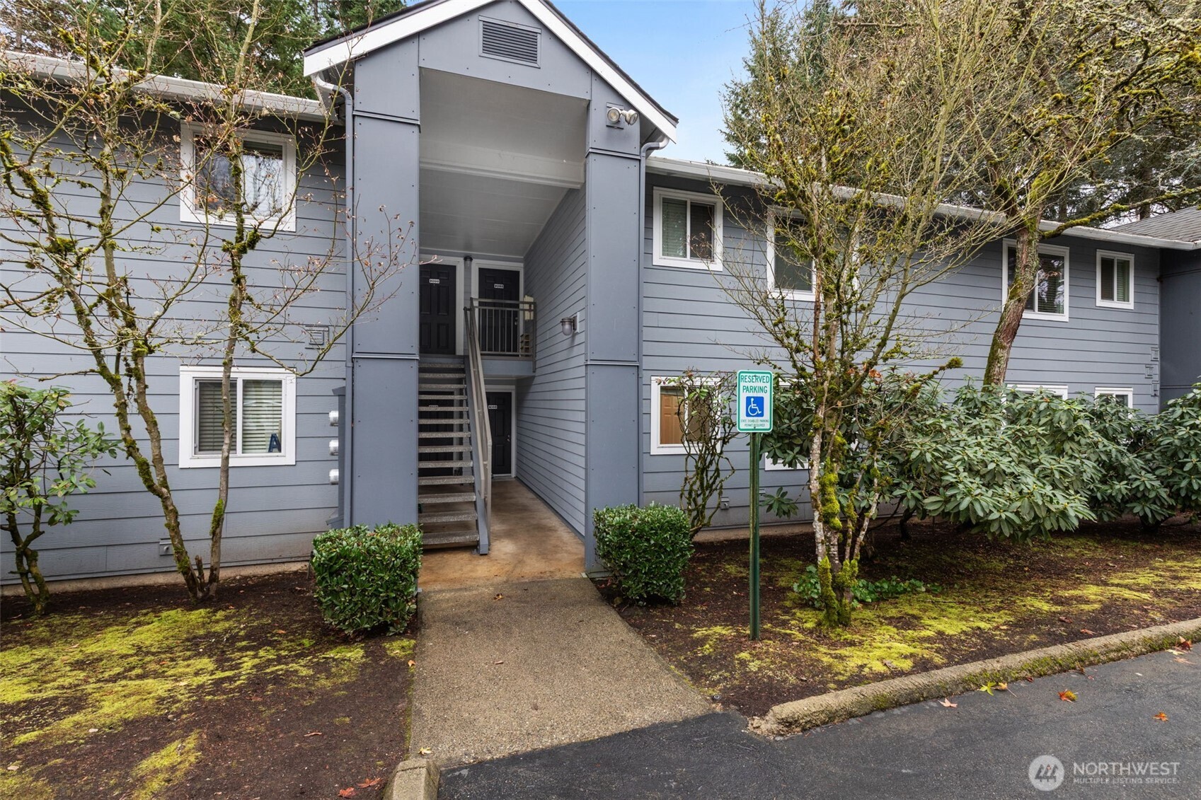10014 NE 127th Place #A103, Kirkland, WA 98034