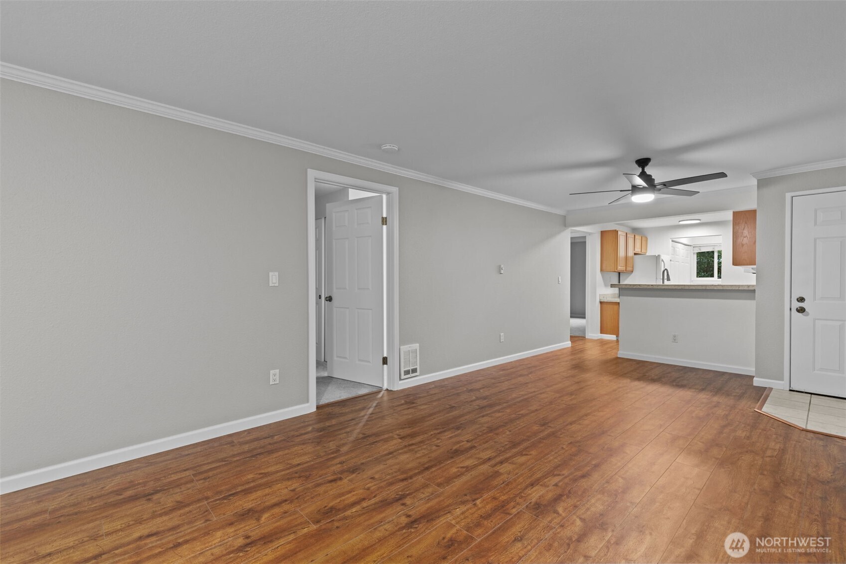 10014 NE 127th Place #A103, Kirkland, WA 98034