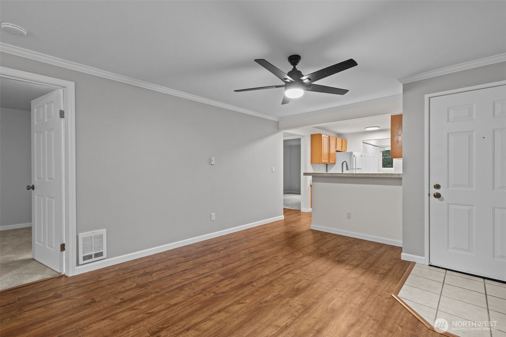 10014 NE 127th Place #A103, Kirkland, WA 98034