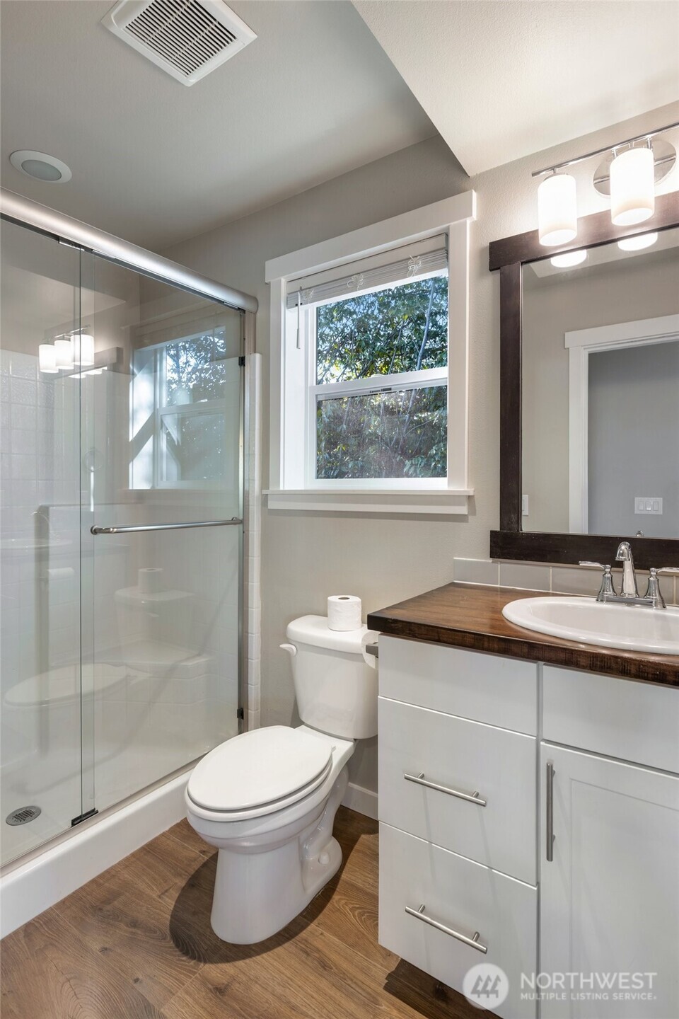 12757 Dayton Avenue N #B, Seattle, WA 98133