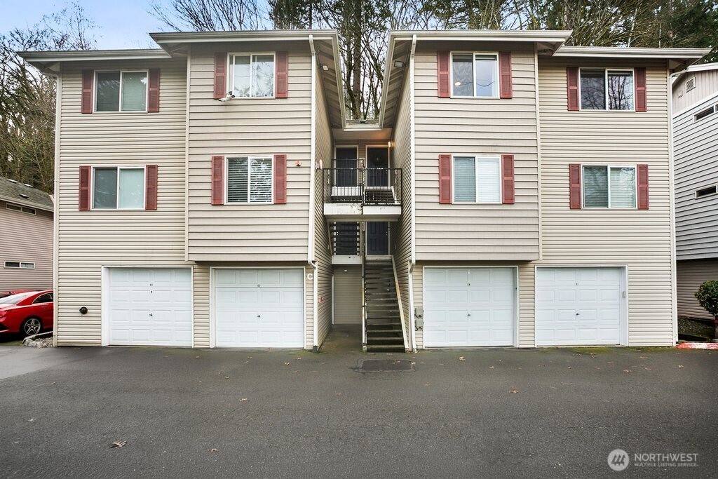 595 Newport Way NW #C4, Issaquah, WA 98027