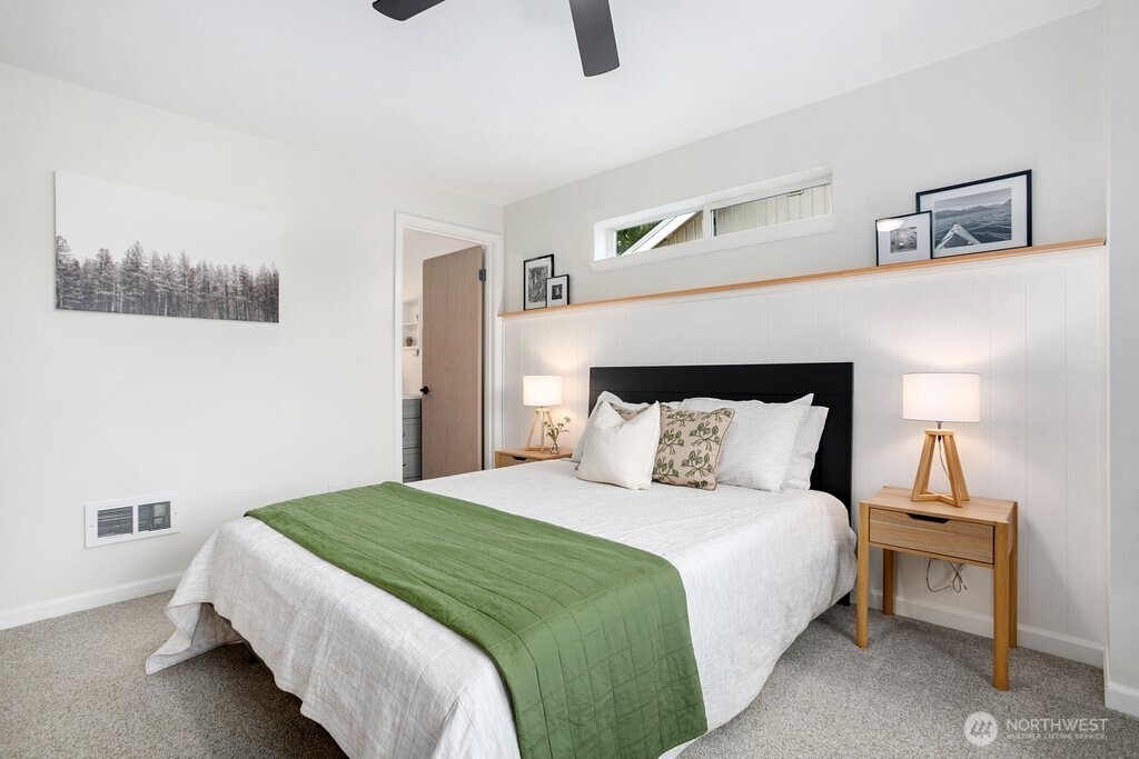 595 Newport Way NW #C4, Issaquah, WA 98027