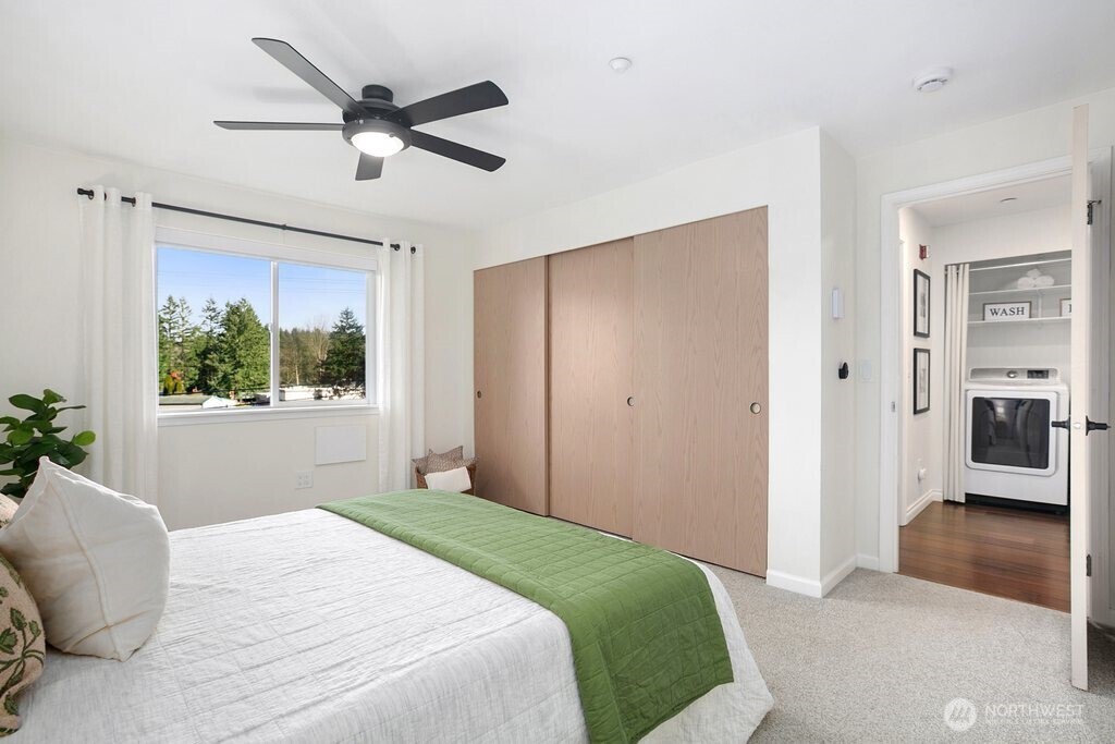 595 Newport Way NW #C4, Issaquah, WA 98027