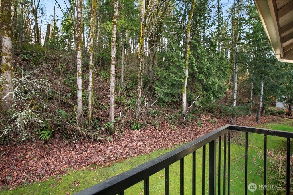 595 Newport Way NW #C4, Issaquah, WA 98027