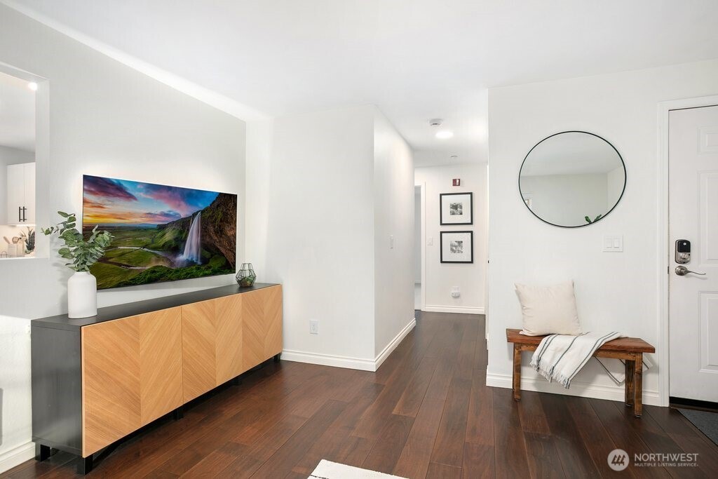 595 Newport Way NW #C4, Issaquah, WA 98027