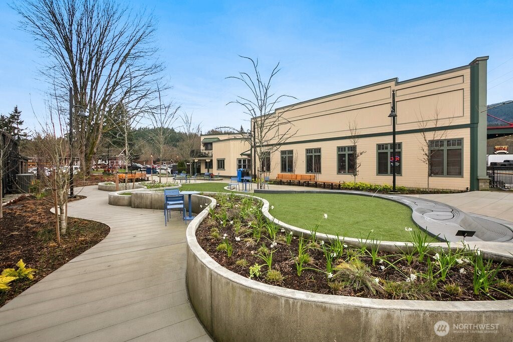 595 Newport Way NW #C4, Issaquah, WA 98027