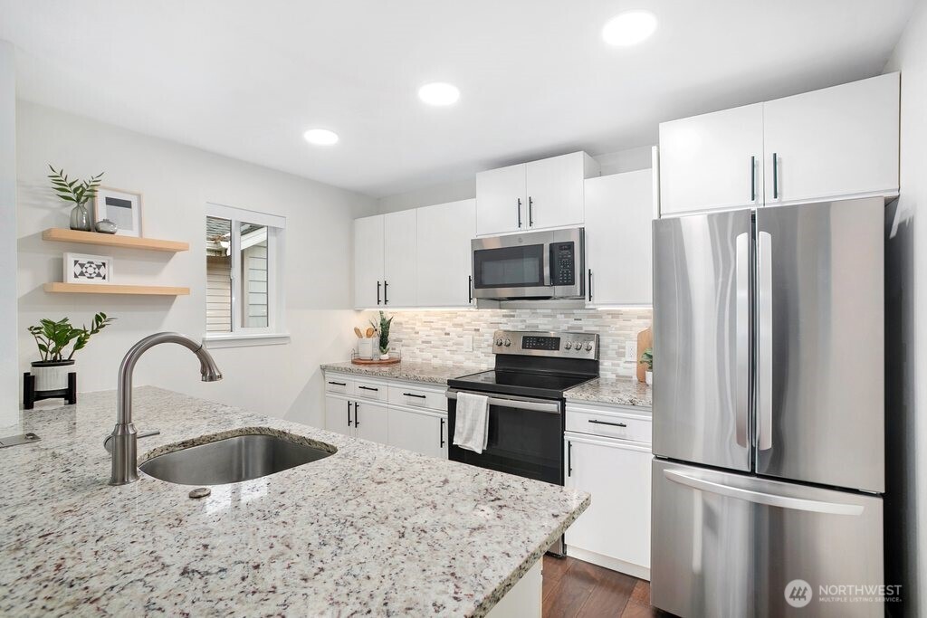 595 Newport Way NW #C4, Issaquah, WA 98027