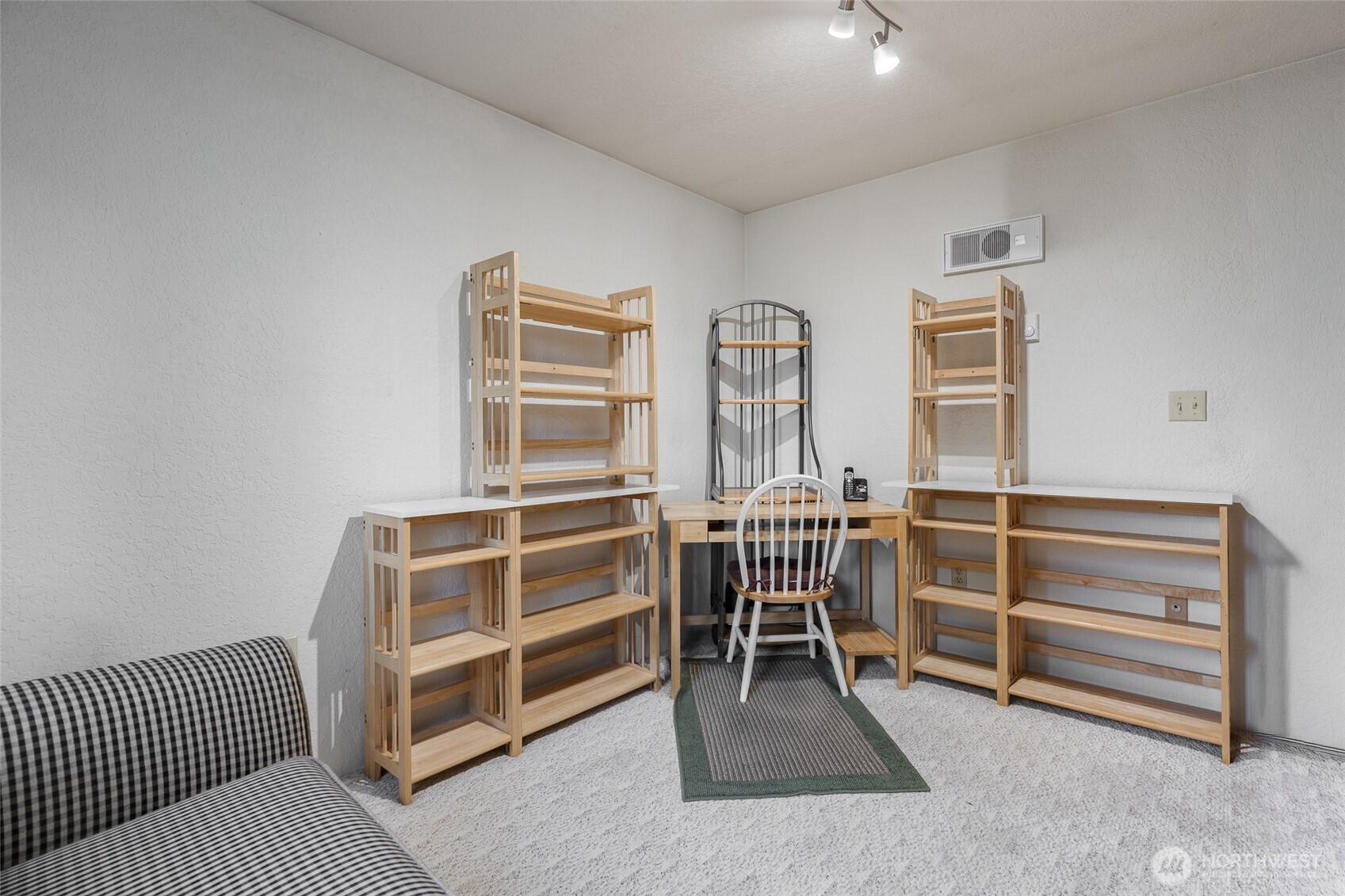 2735 NE 103rd Street , Seattle, WA 98125-7714