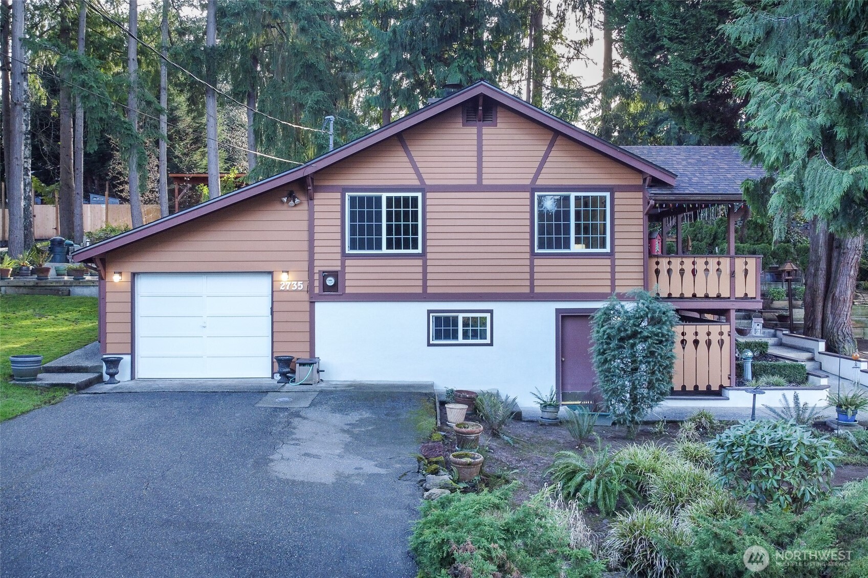 2735 NE 103rd Street , Seattle, WA 98125-7714