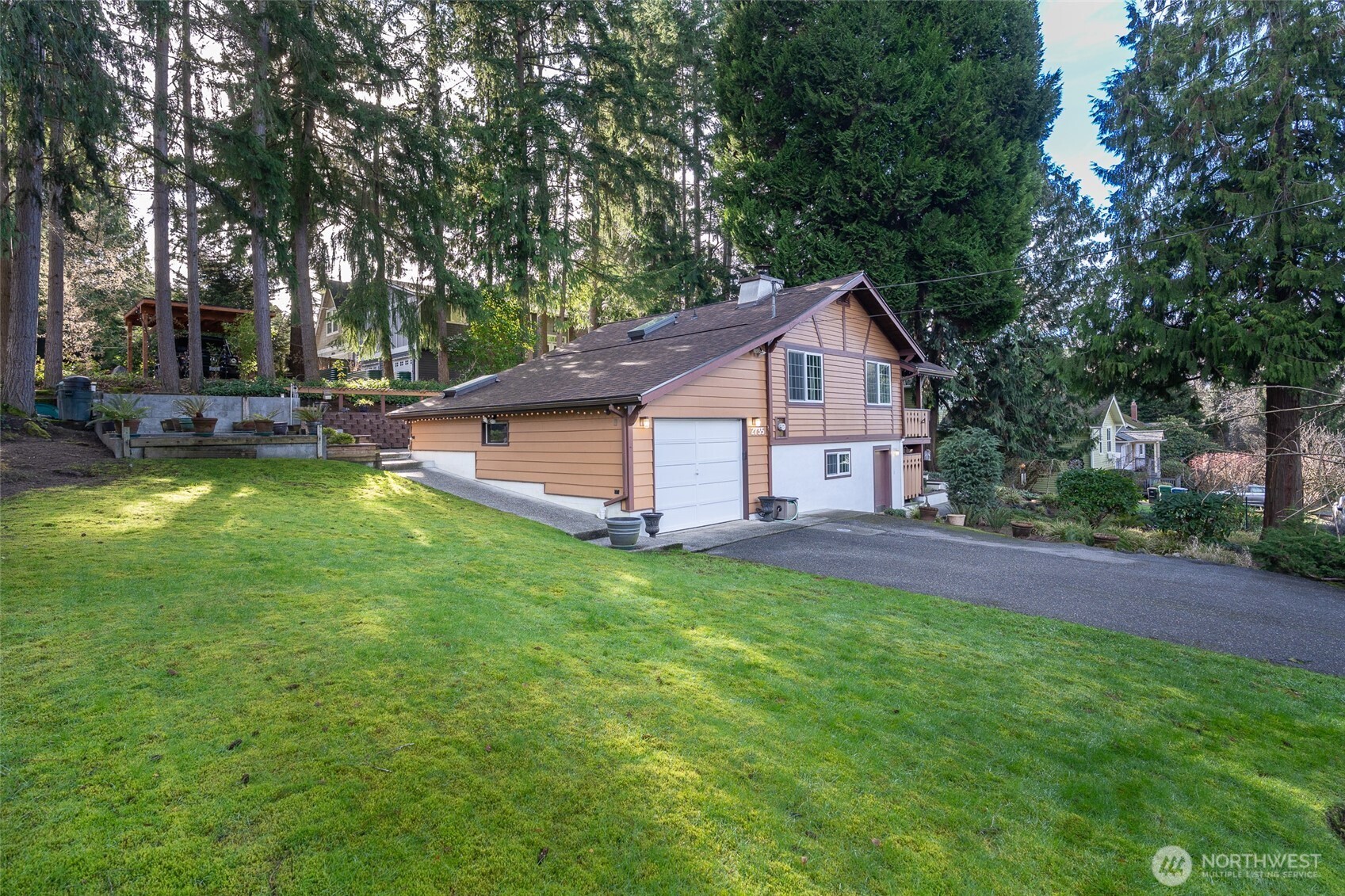 2735 NE 103rd Street , Seattle, WA 98125-7714