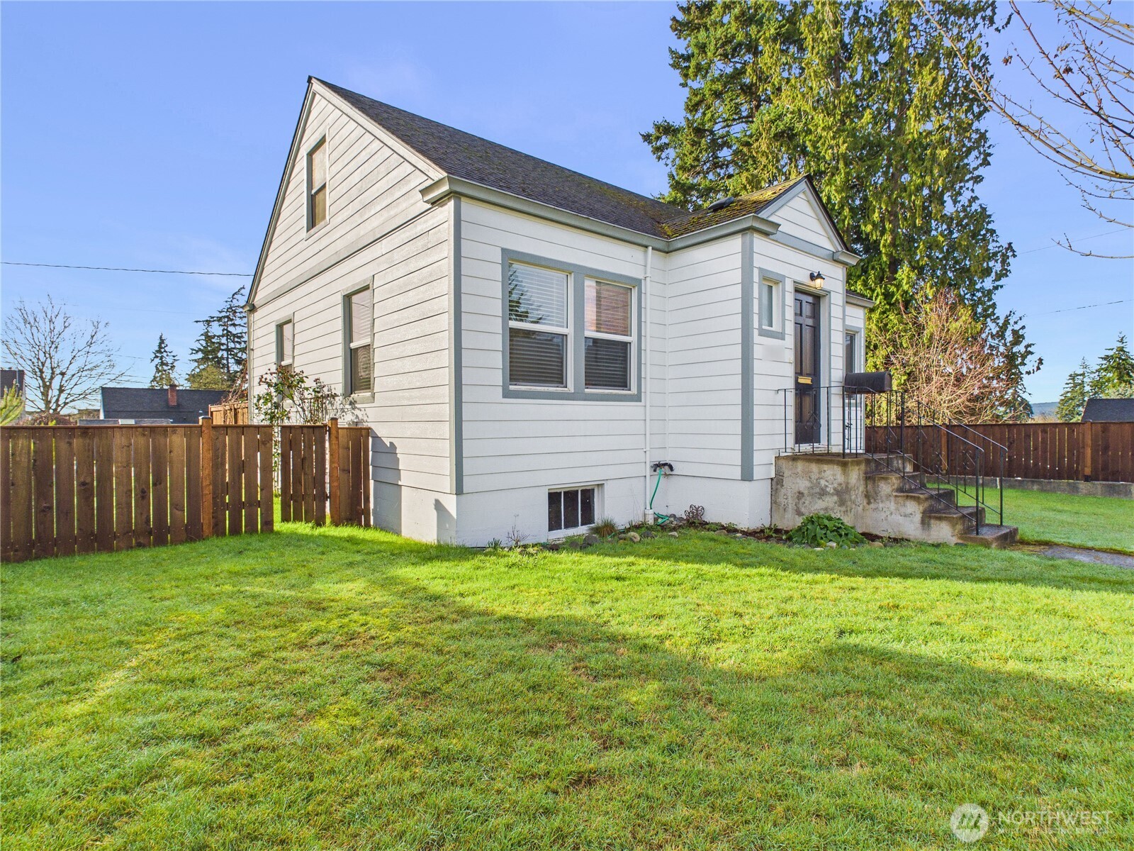 2103 E 21st Street , Bremerton, WA 98310