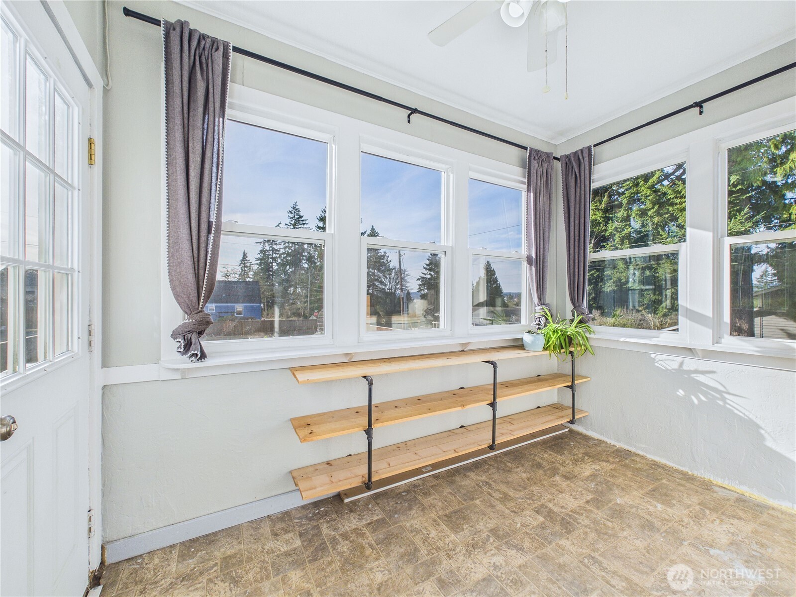 2103 E 21st Street , Bremerton, WA 98310