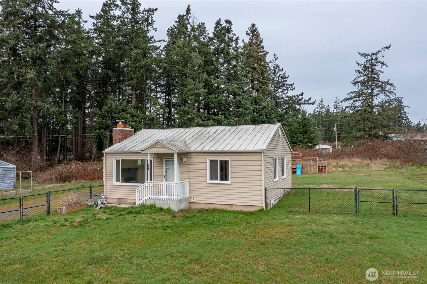 544 NE Easy Street , Oak Harbor, WA 98277