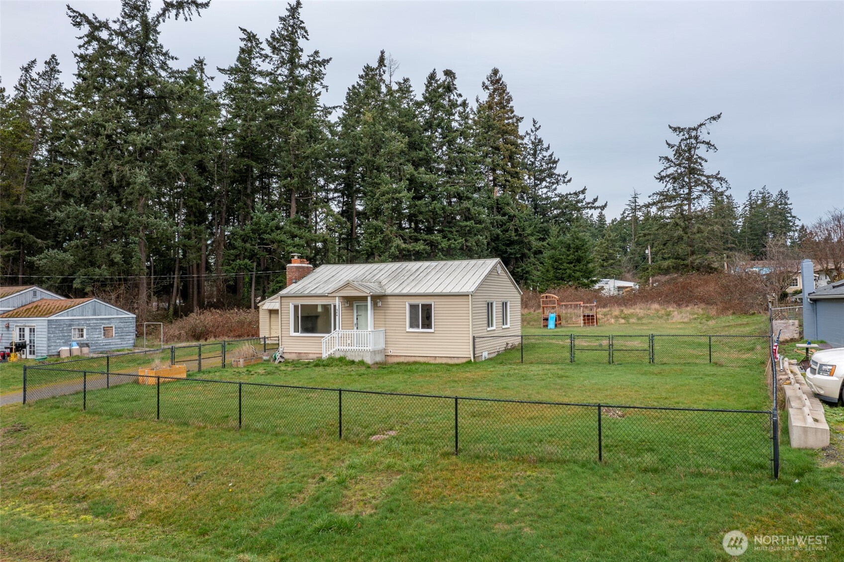 544 NE Easy Street , Oak Harbor, WA 98277