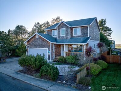 2705 N Sea Crest Avenue , Long Beach, WA 98631