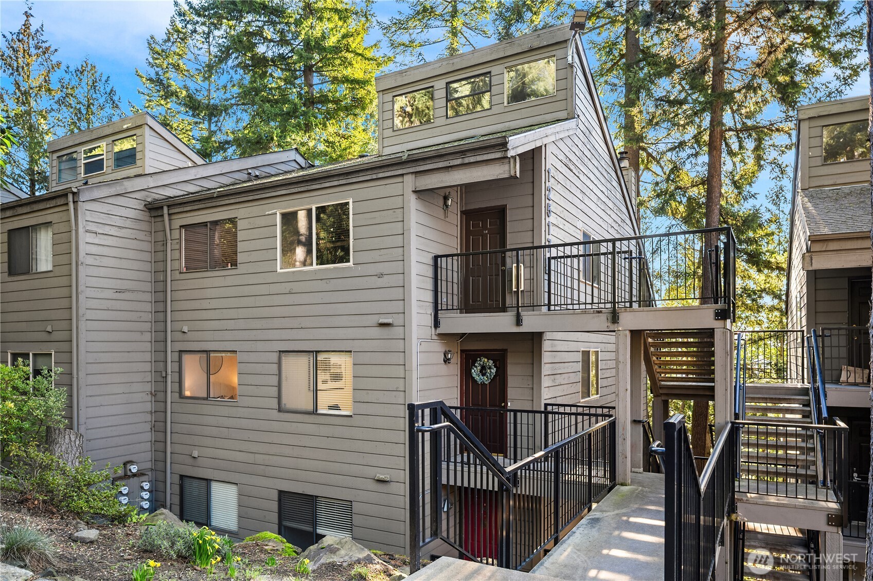 12517 NE 23rd Place #B4, Bellevue, WA 98005