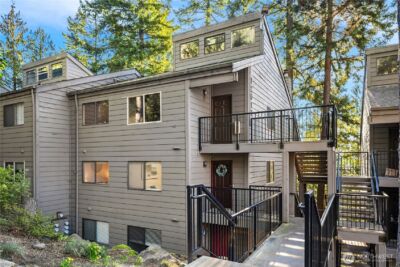 12517 NE 23rd Place #B4, Bellevue, WA 98005