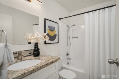 12517 NE 23rd Place #B4, Bellevue, WA 98005 - Photo 17