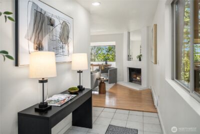 12517 NE 23rd Place #B4, Bellevue, WA 98005 - Photo 2
