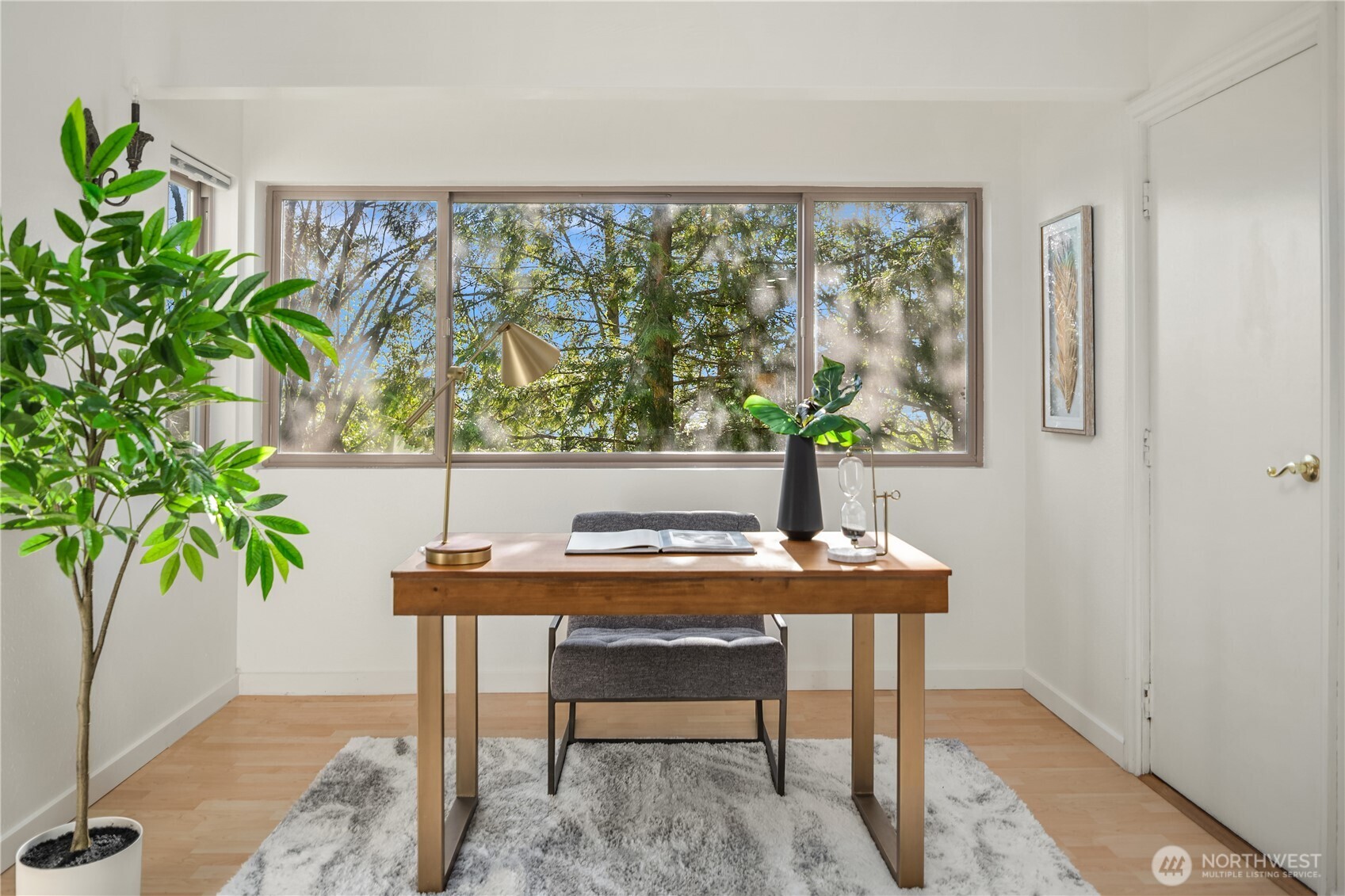 12517 NE 23rd Place #B4, Bellevue, WA 98005