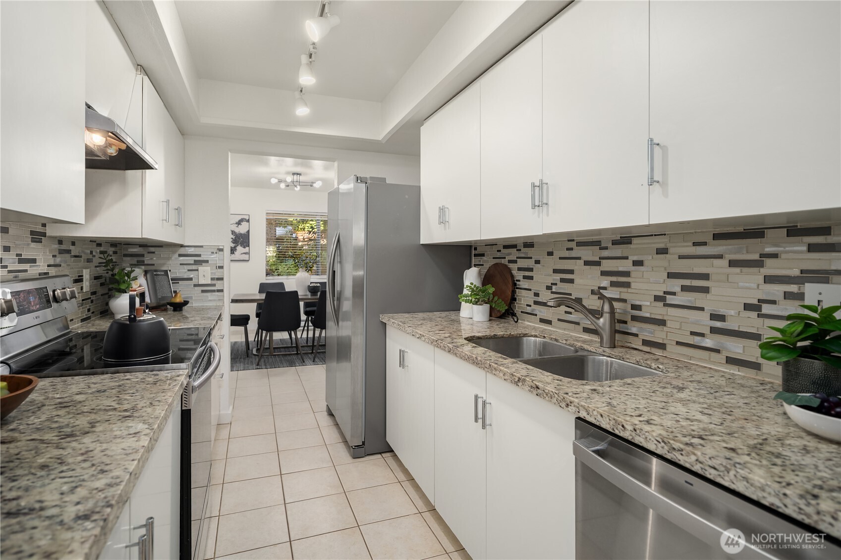 12517 NE 23rd Place #B4, Bellevue, WA 98005