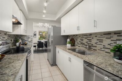 12517 NE 23rd Place #B4, Bellevue, WA 98005 - Photo 9