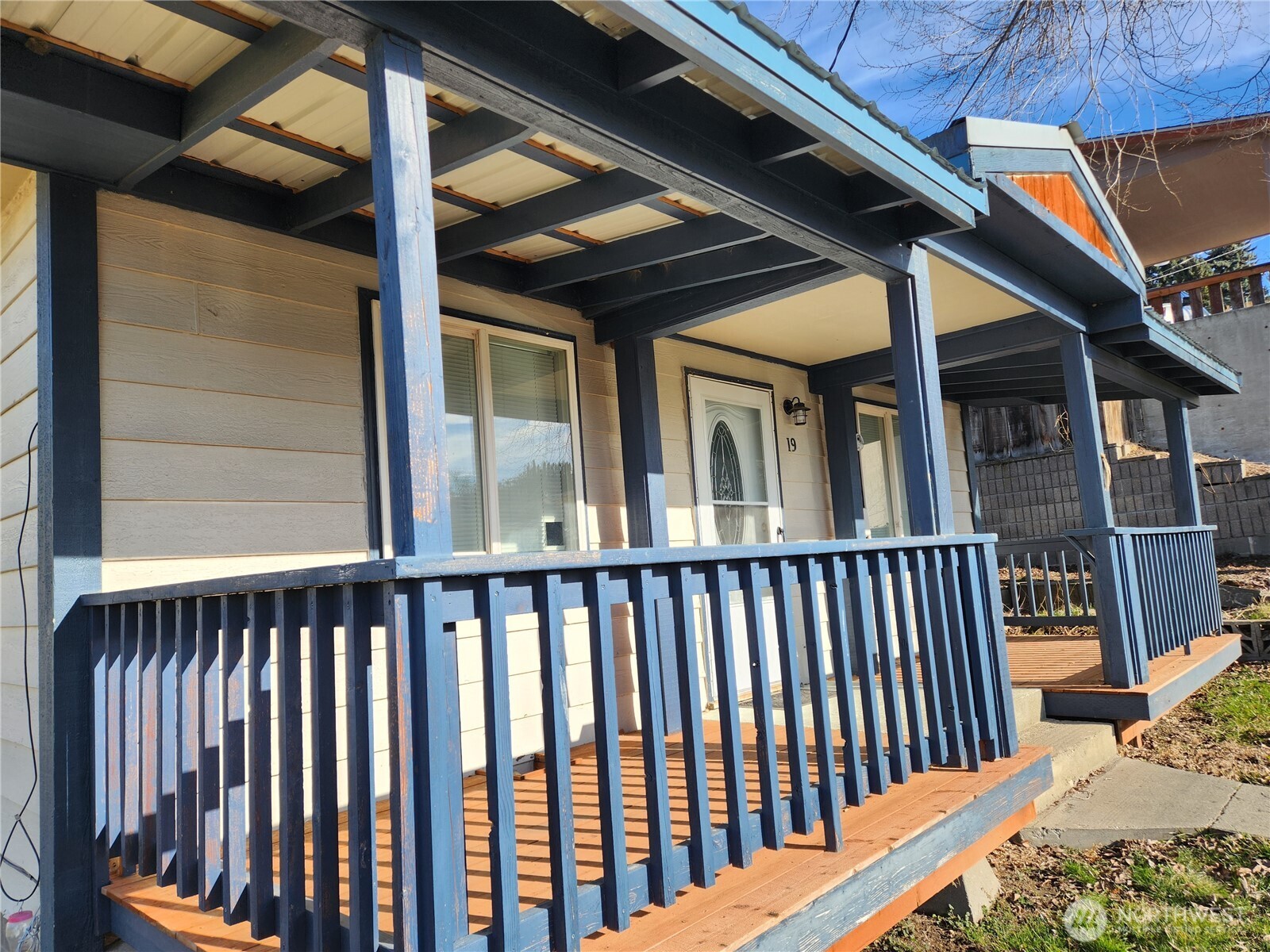 19 1st Street E, Tonasket, WA 98855