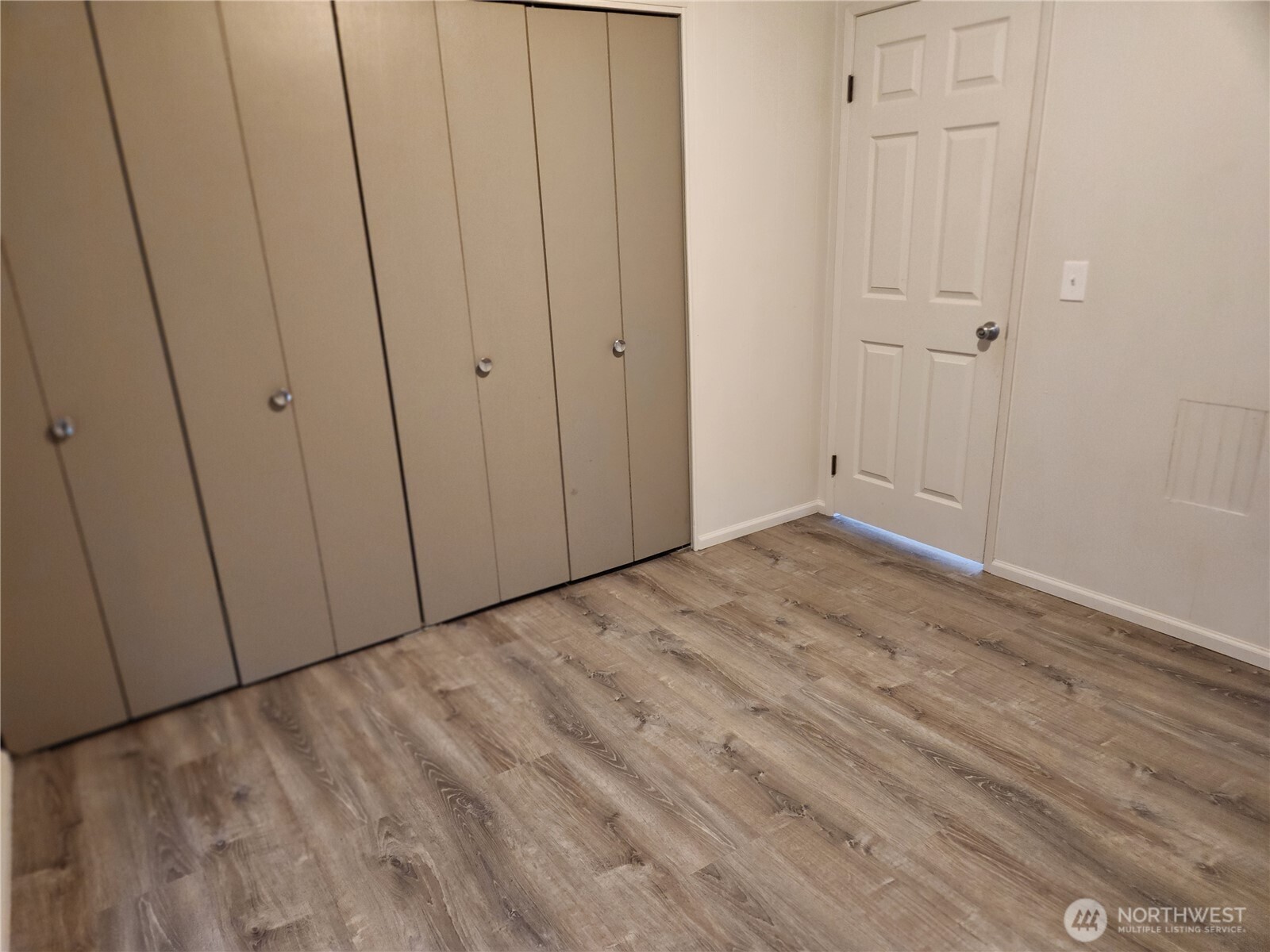19 1st Street E, Tonasket, WA 98855