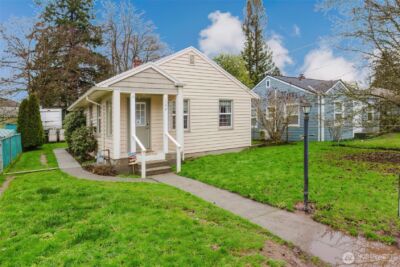 1342 N Montgomery Avenue , Bremerton, WA 98312