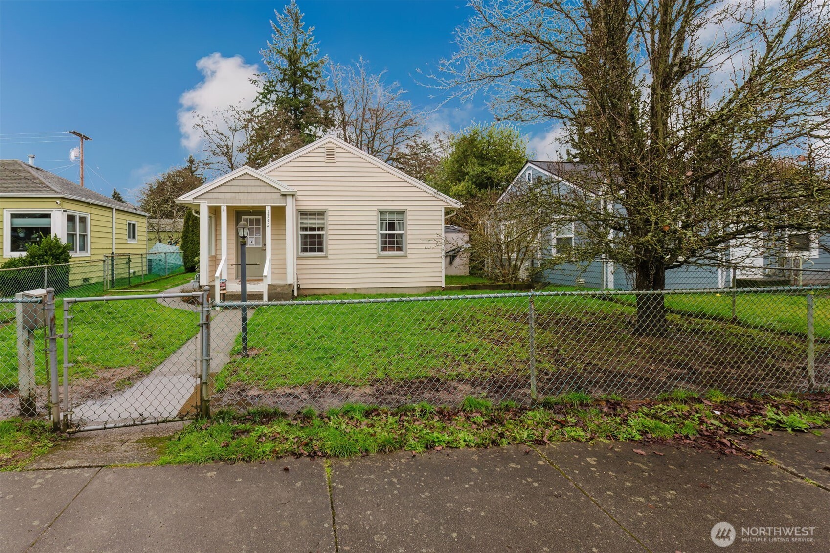 1342 N Montgomery Avenue , Bremerton, WA 98312