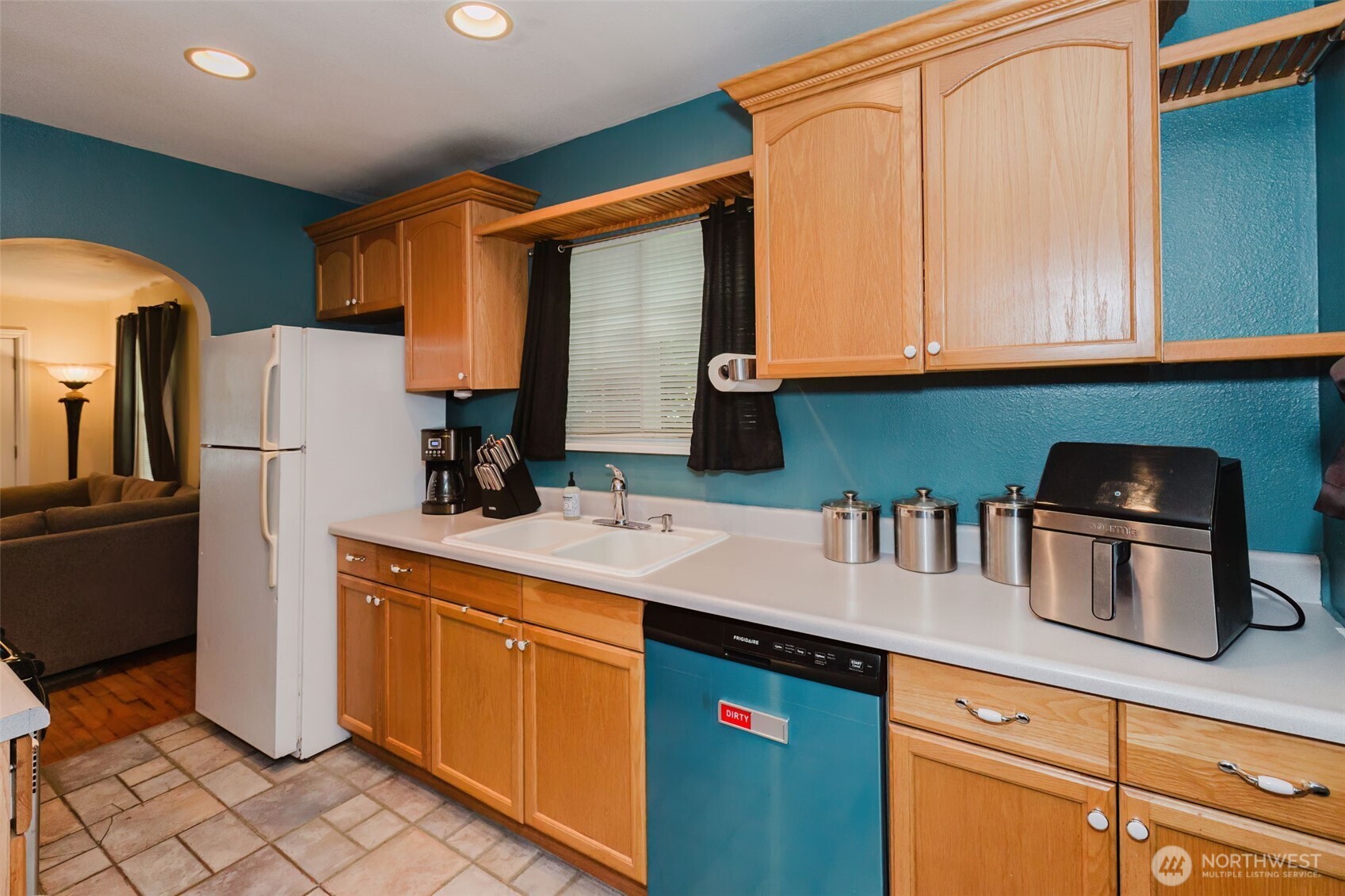 1342 N Montgomery Avenue , Bremerton, WA 98312