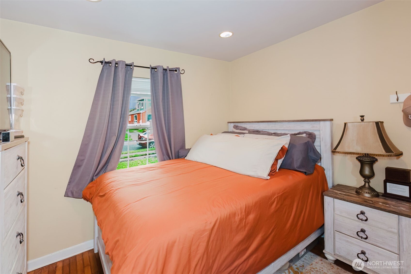 1342 N Montgomery Avenue , Bremerton, WA 98312