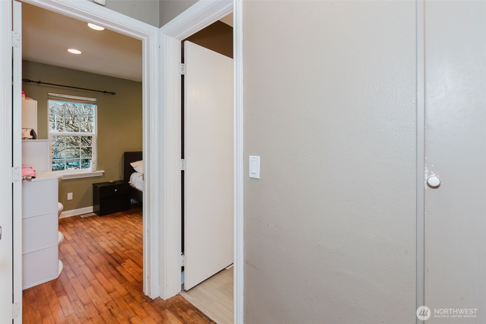 1342 N Montgomery Avenue , Bremerton, WA 98312