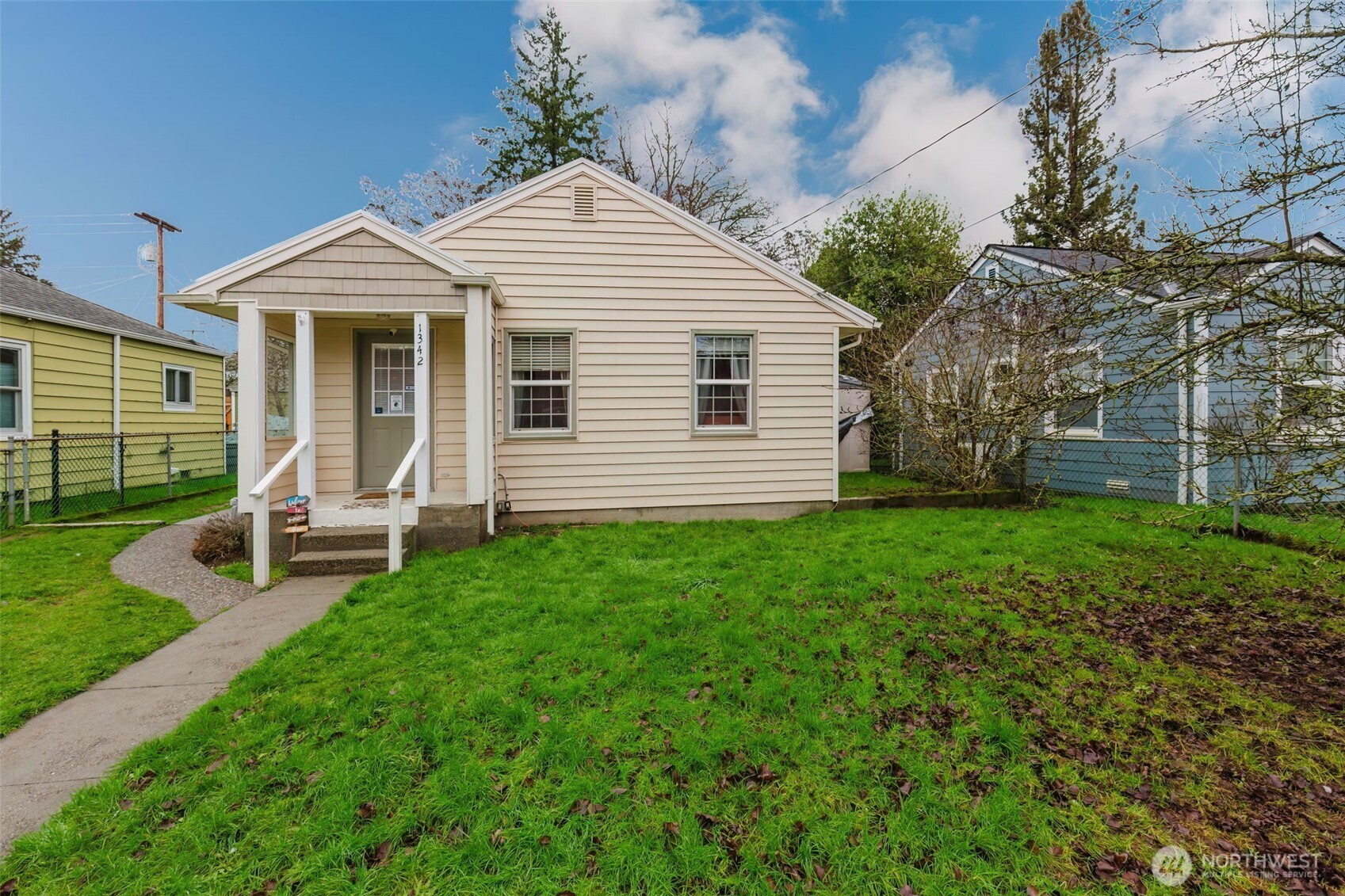 1342 N Montgomery Avenue , Bremerton, WA 98312