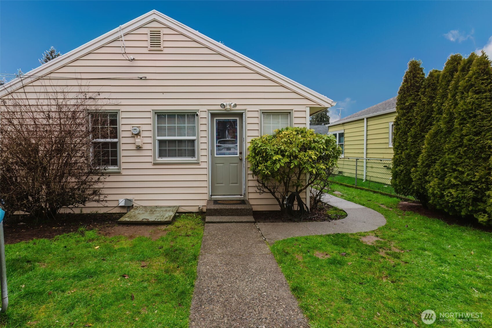 1342 N Montgomery Avenue , Bremerton, WA 98312