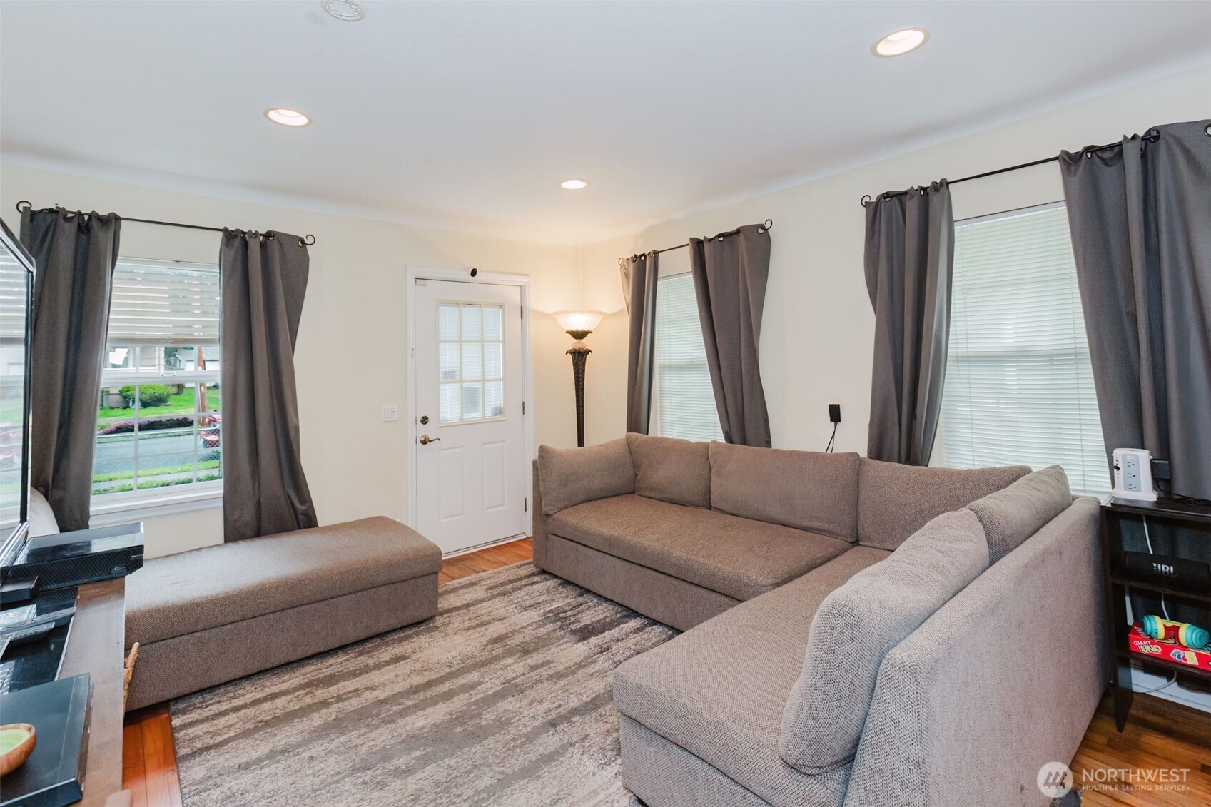 1342 N Montgomery Avenue , Bremerton, WA 98312